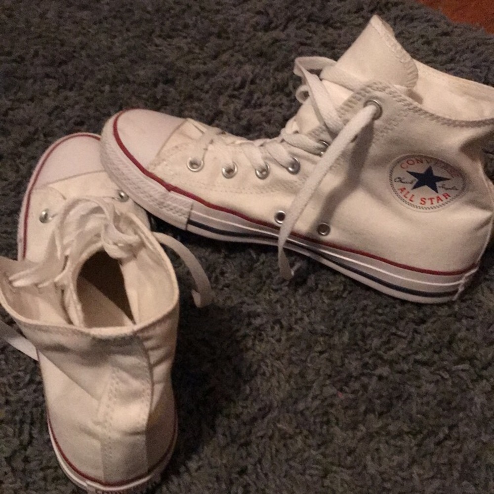 White High-Top Converse Size 6 Men’s/8 Women’s